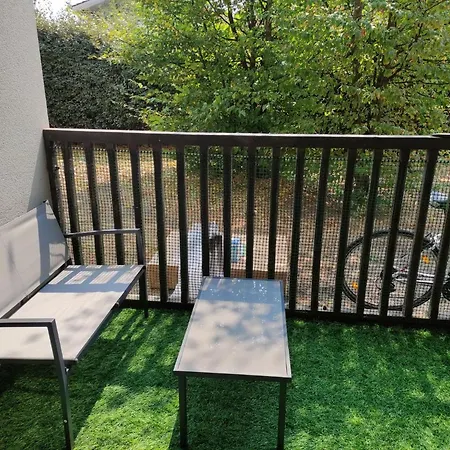 Superbe En Rez-de-jardin A * ラントン