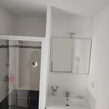 Superbe En Rez-de-jardin A Lägenhet *